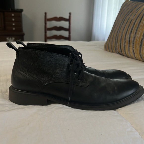 VERY COOL.. BLACK LEATHER (BEATLE STYLE) BOOTS US 11.5 - Picture 2 of 4